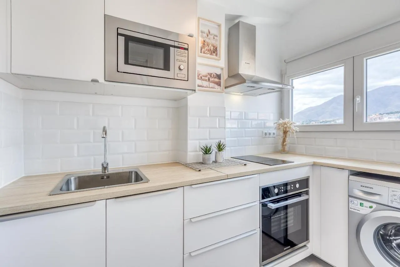 Apartment Hanami Avenida De Espana Beach Front - Mountain View Estepona Spain